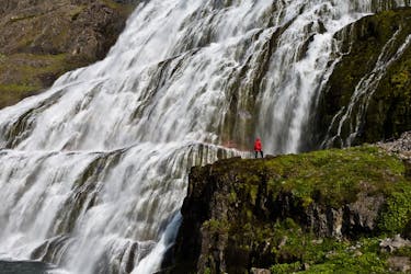 Присоединяйтесь к великолепным сочетанием расстояние до водопада Диньянди и сел